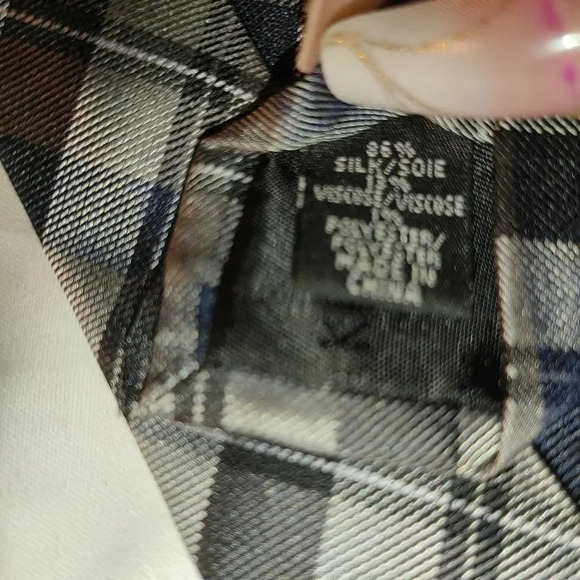 CALVIN KLEIN NICE SILK TIE PLAID PATTERN BLACK AND WHITE - Picture 3 of 4